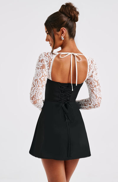 Celestelle™ | Robe mini satinée élégante