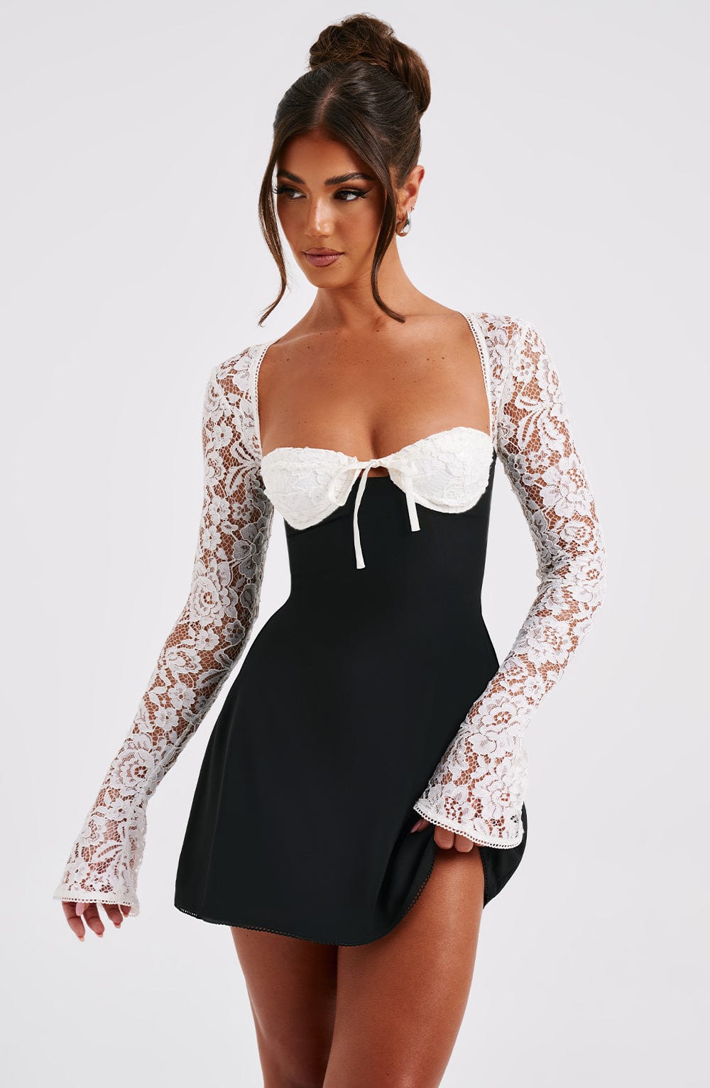 Celestelle™ | Robe mini satinée élégante