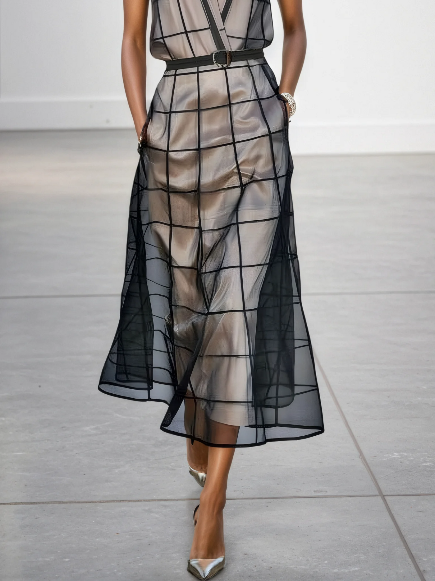 Célestelle™ | Robe maxi sans manches en tulle à carreaux