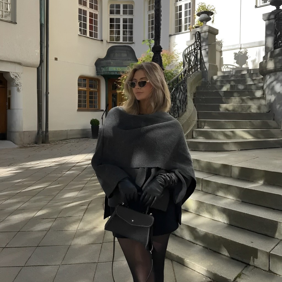 Celestelle™ | Cape en laine asymétrique