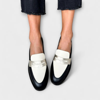 Celestelle™ | Loafer noire brillante à bout rond