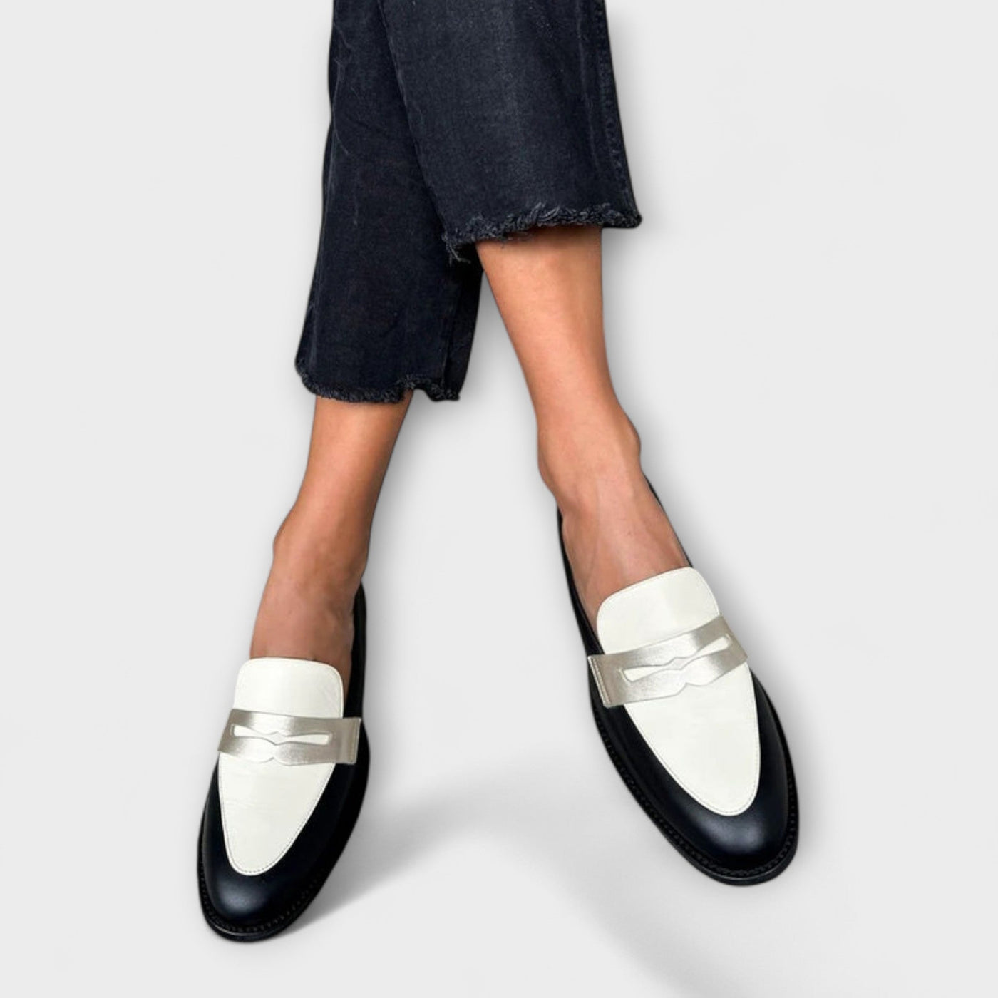 Celestelle™ | Loafer noire brillante à bout rond