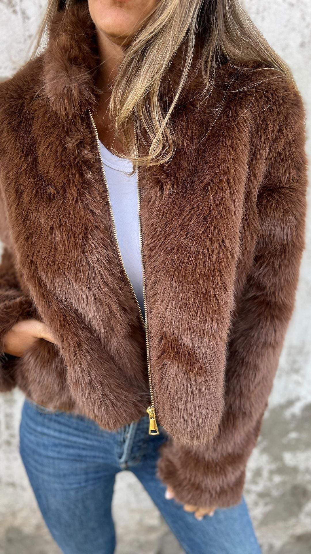 Celestelle™ | Veste courte en fausse fourrure
